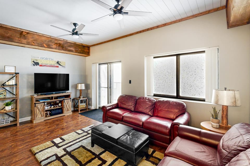 Paradise Peak Retreat Apartment in Sugar Mountain