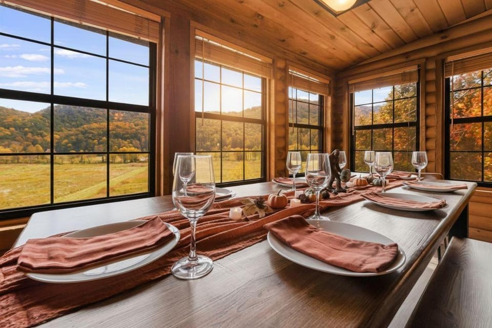 Bigfoot's Hideaway Themed Cabin, Views, Pet Friendly, Hot Tub, Fireplace Cabin in Sevier County