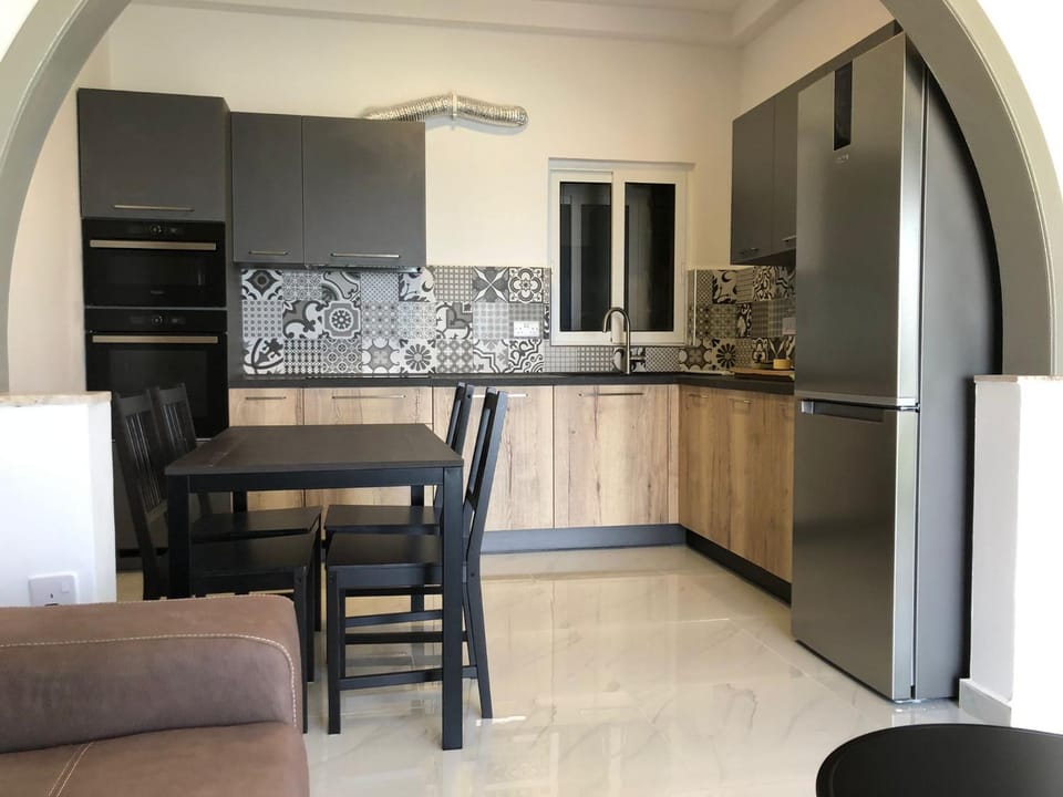 Kitchen or kitchenette, Seating area, minibar, pet friendly, stove