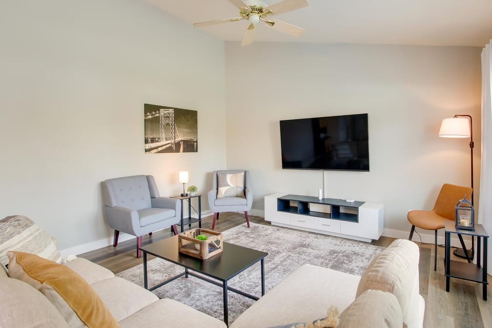Bright Little Chute Condo w/ Deck & Yard! House in Wisconsin