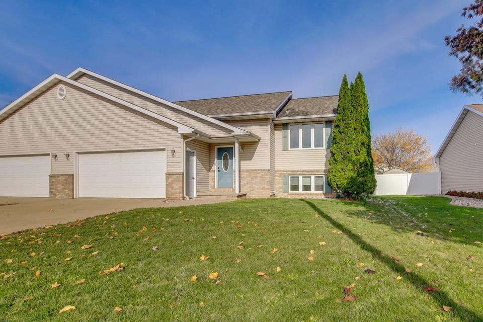 Bright Little Chute Condo w/ Deck & Yard! House in Wisconsin