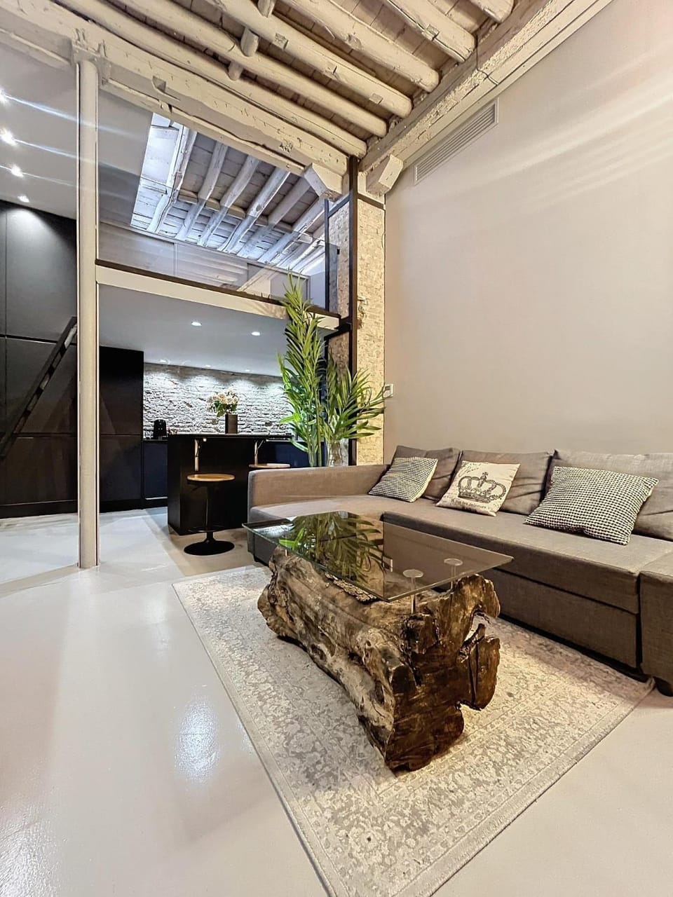 TV and multimedia, Living room, Seating area