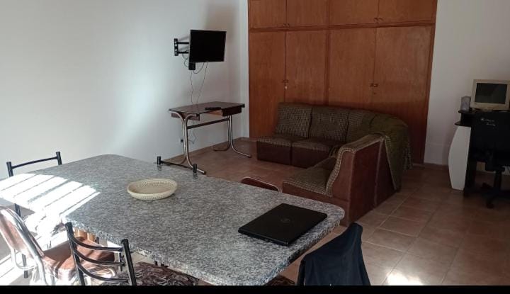 TV and multimedia, Kitchen or kitchenette, Living room, Seating area, Dining area