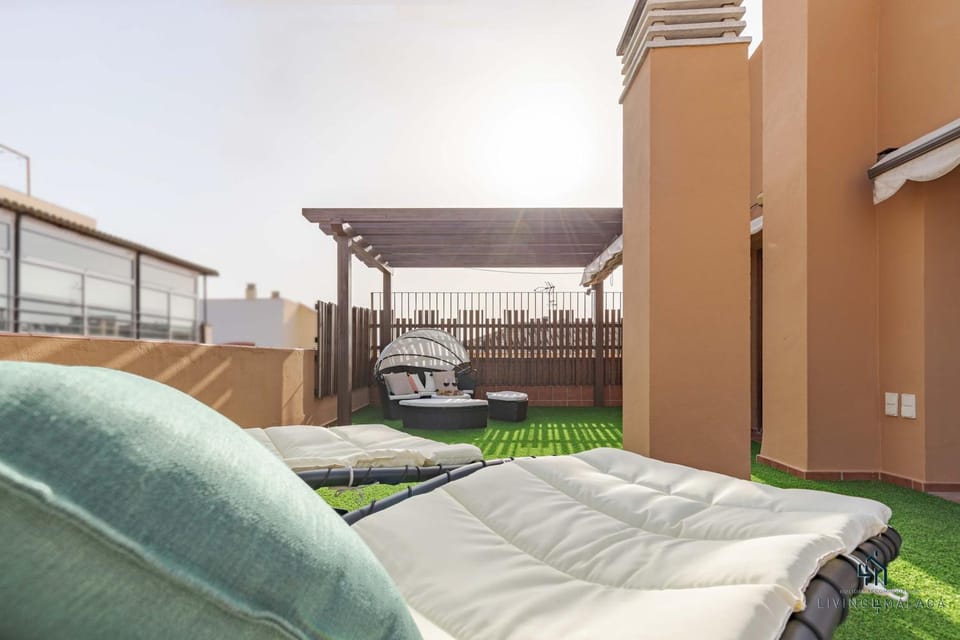 Balcony/Terrace, sunbed