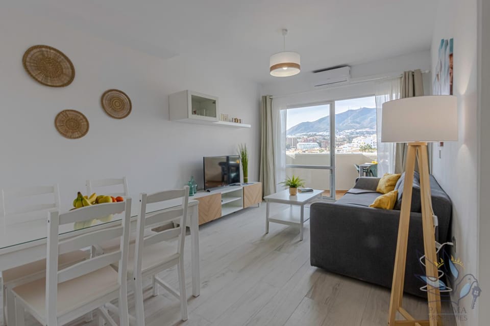 Sunny Apartment in Benal Beach with Sea Views Apartment in Benalmadena