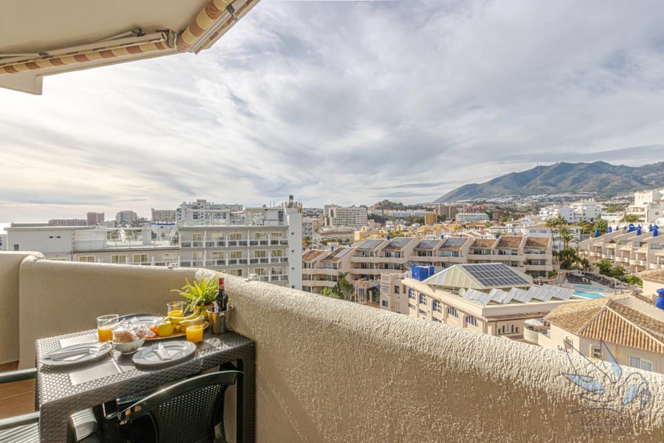 Sunny Apartment in Benal Beach with Sea Views Apartment in Benalmadena
