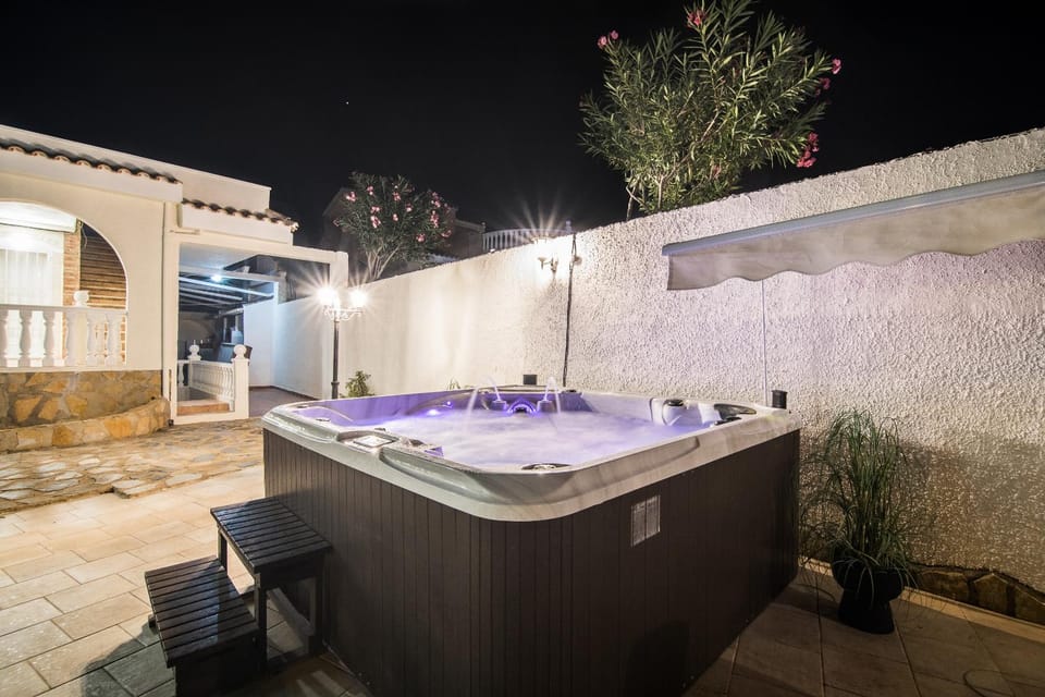 Night, Hot Tub