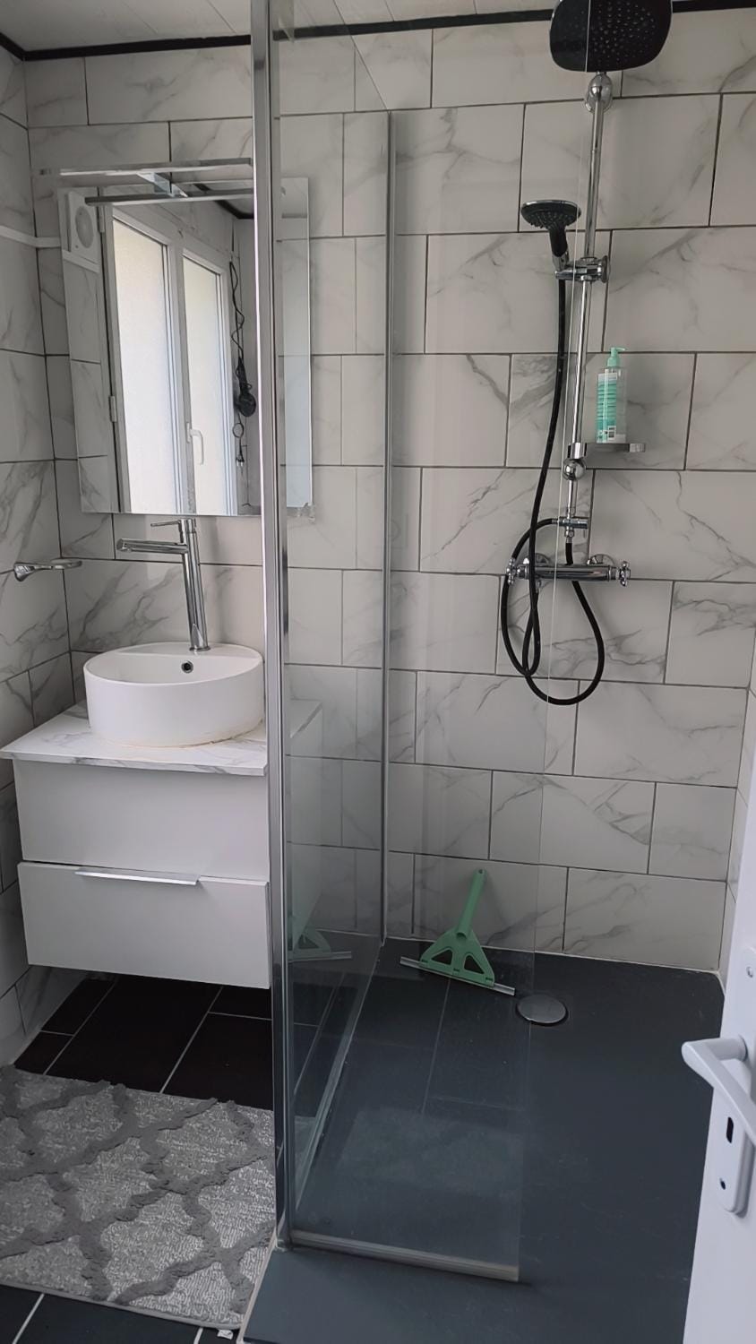 Calaisis room bed Vacation rental in Calais