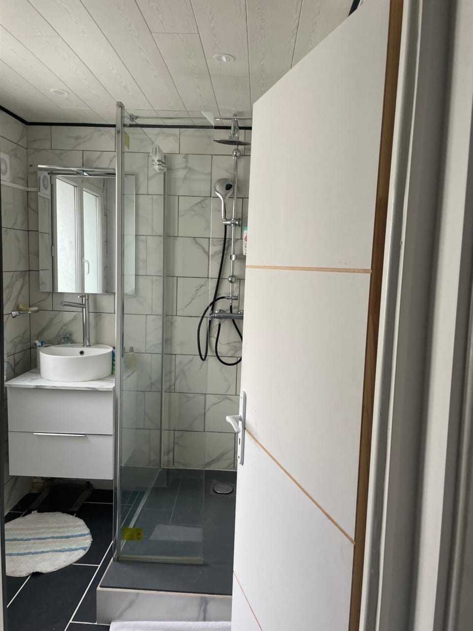 Calaisis room bed Vacation rental in Calais