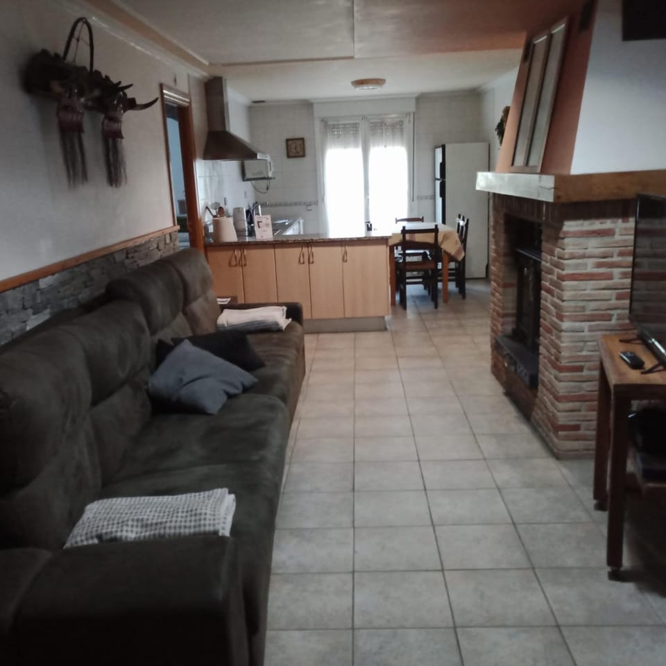 Kitchen or kitchenette, Seating area