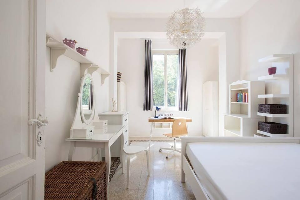 Bed, Bedroom, heating, air conditioner