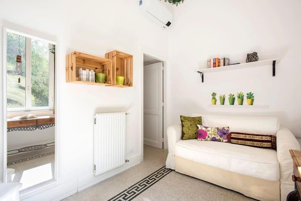 Bedroom, heating, air conditioner
