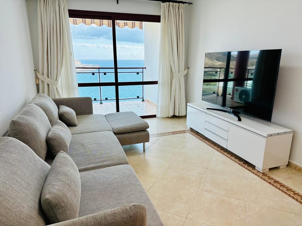 TV and multimedia, Living room, Sea view