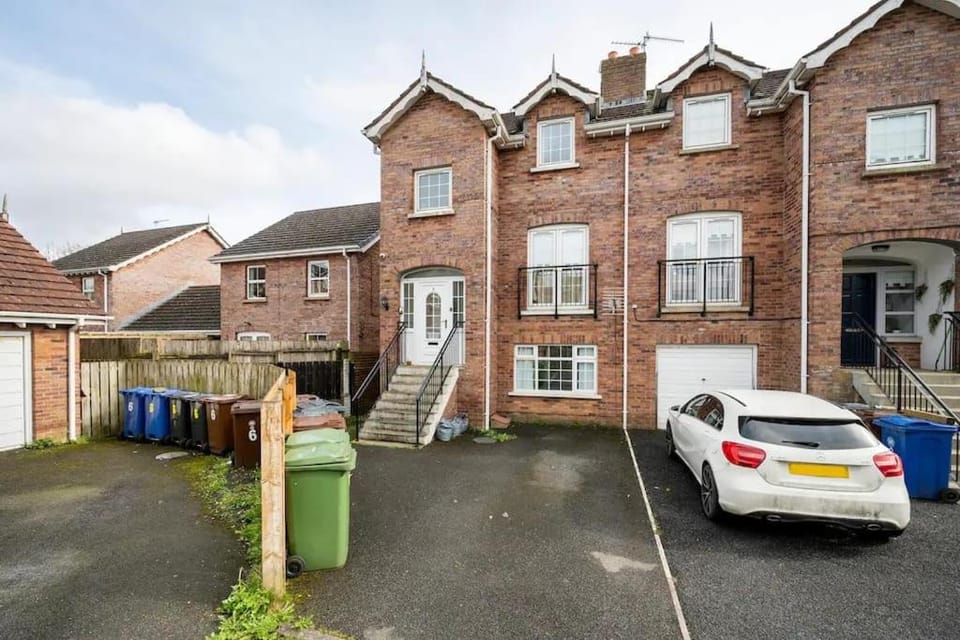 Property building, Street view