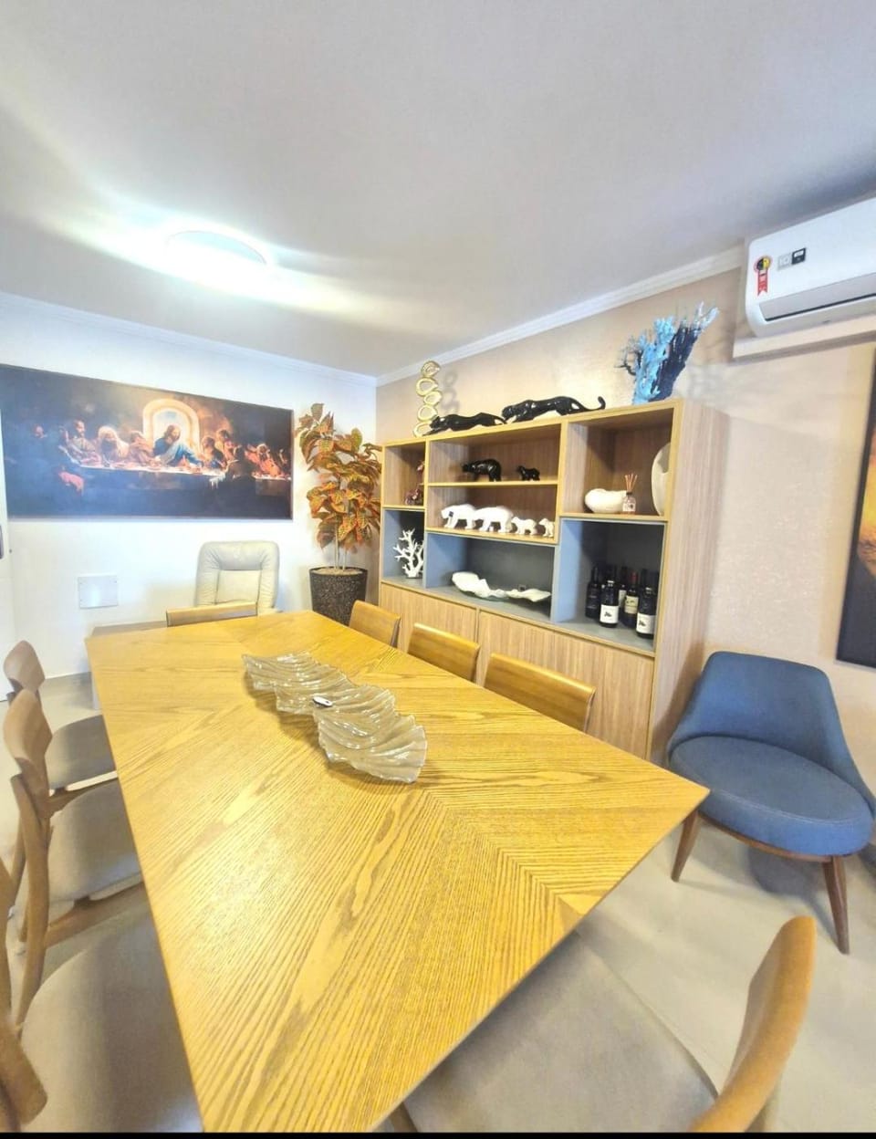 Seating area, Dining area