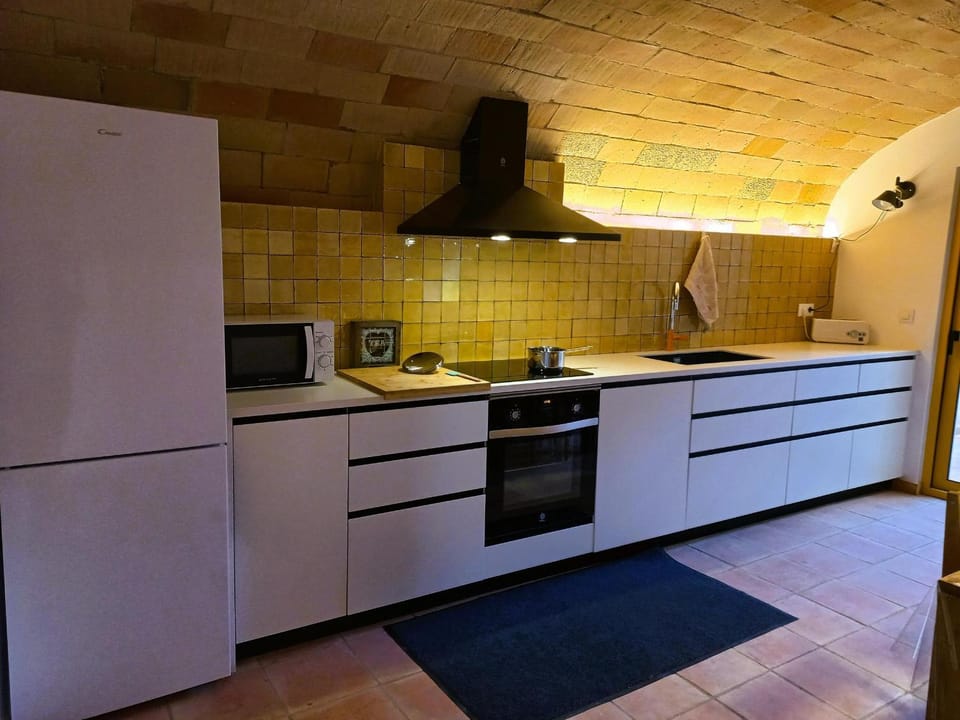 Casa moderna para 6 con piscina, chimenea, wifi y A/A en Costa Brava - ES-89-123 House in Alt Empordà