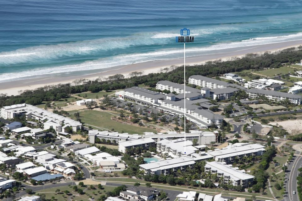 Property building, Bird's eye view, Beach