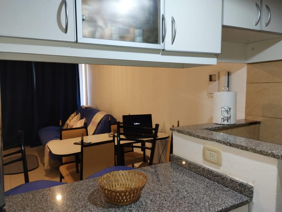 Kitchen or kitchenette, Living room, Seating area, Dining area, pet friendly, stove
