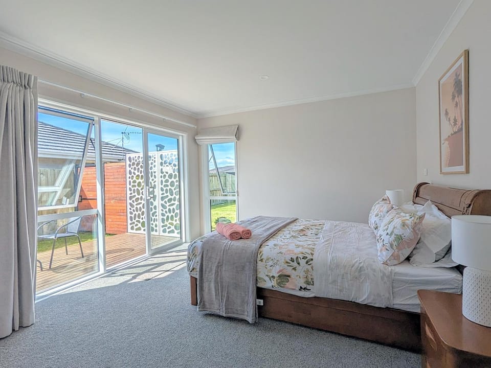 Beautiful Brand New Four-Bed Home near Redwood House in Rotorua