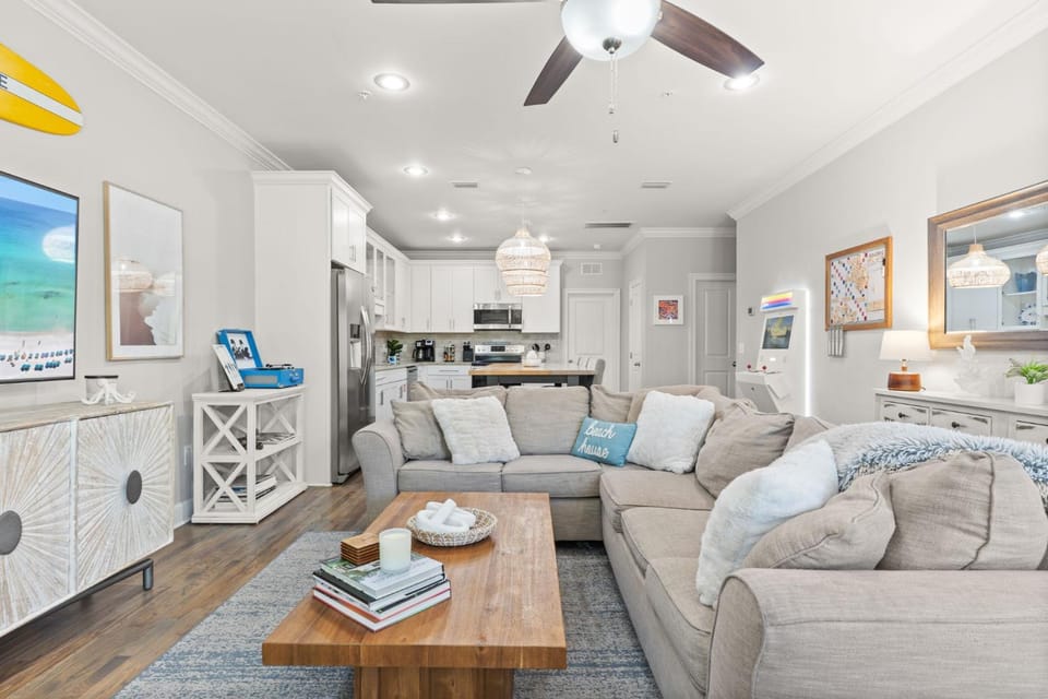 Living room, Dining area