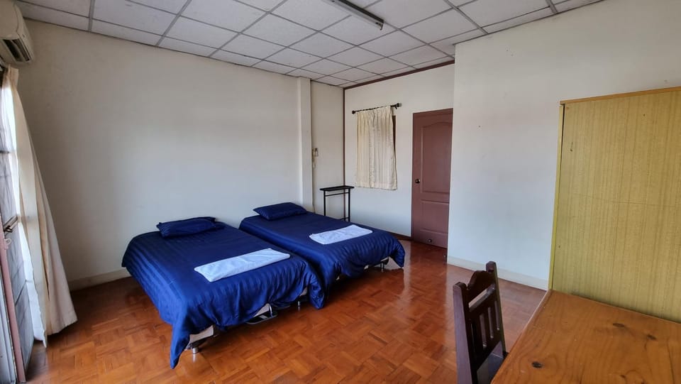 กินๆนอนๆ ห้องพักราคาประหยัดสุดๆ only sleep good dream Hostel in Chiang Mai