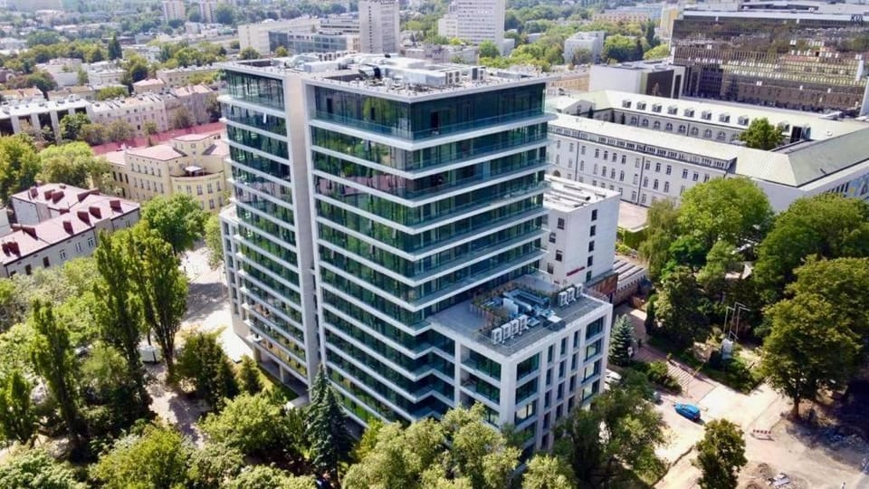 Property building, Bird's eye view, Location