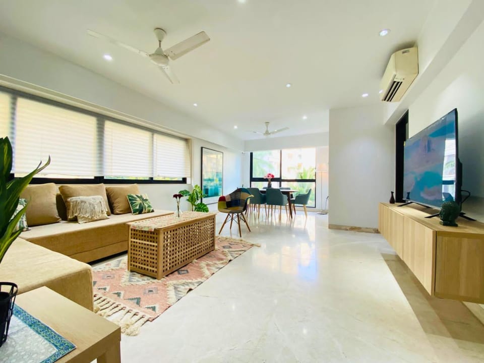 Communal lounge/ TV room, TV and multimedia, Living room, Seating area, Evening entertainment, air conditioner