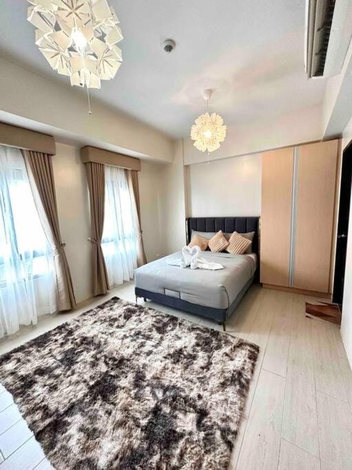 Airport NAIA Terminal 3 Insane Interior Apartment in Pasay