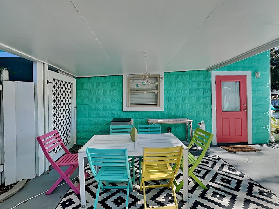 Dining area, furniture