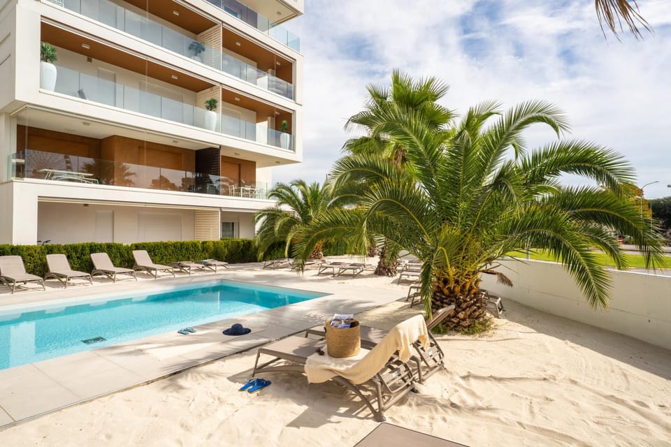 Property building, Swimming pool