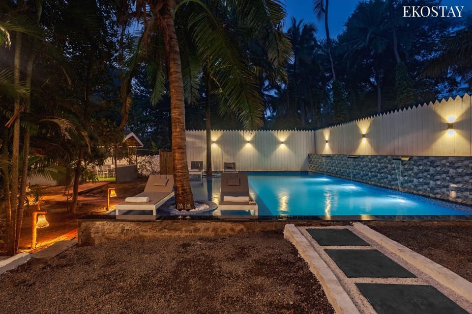 Property building, Patio, Night, Natural landscape, Garden, Garden view, Pool view, Swimming pool, sunbed