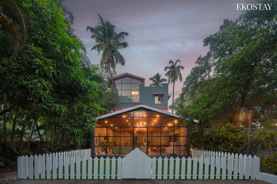 Property building, Day, Garden, Garden view