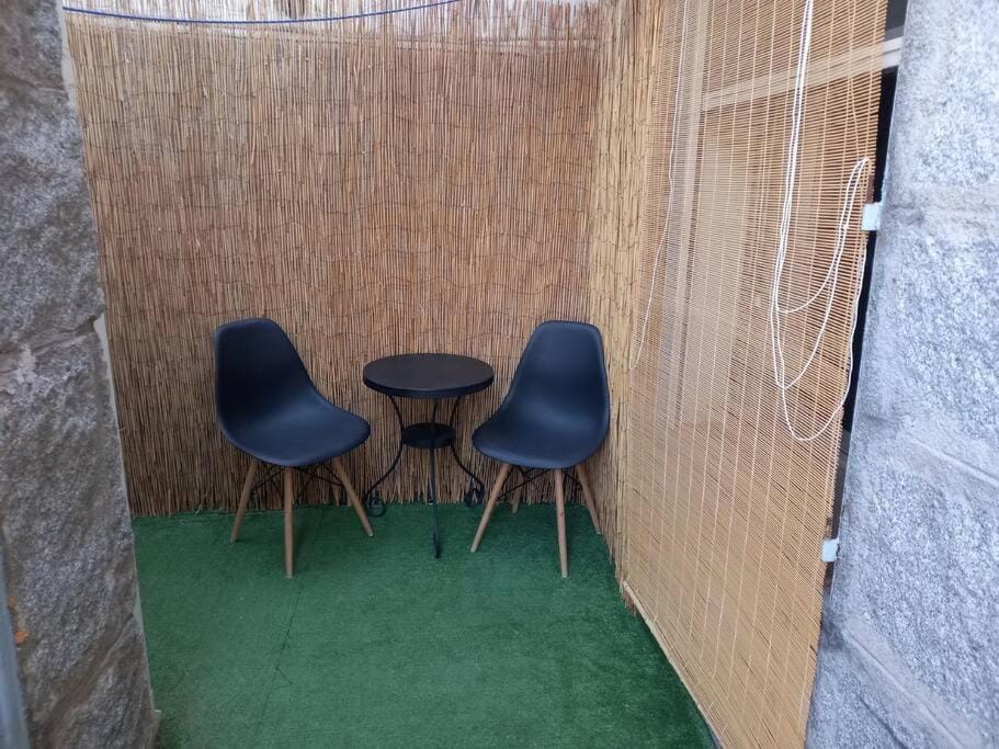 Acogedora casita loft de piedra con piscina compartida Apartment in Community of Madrid