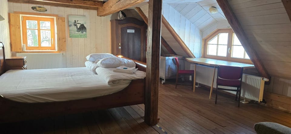 Bed, Photo of the whole room, Bedroom, towels