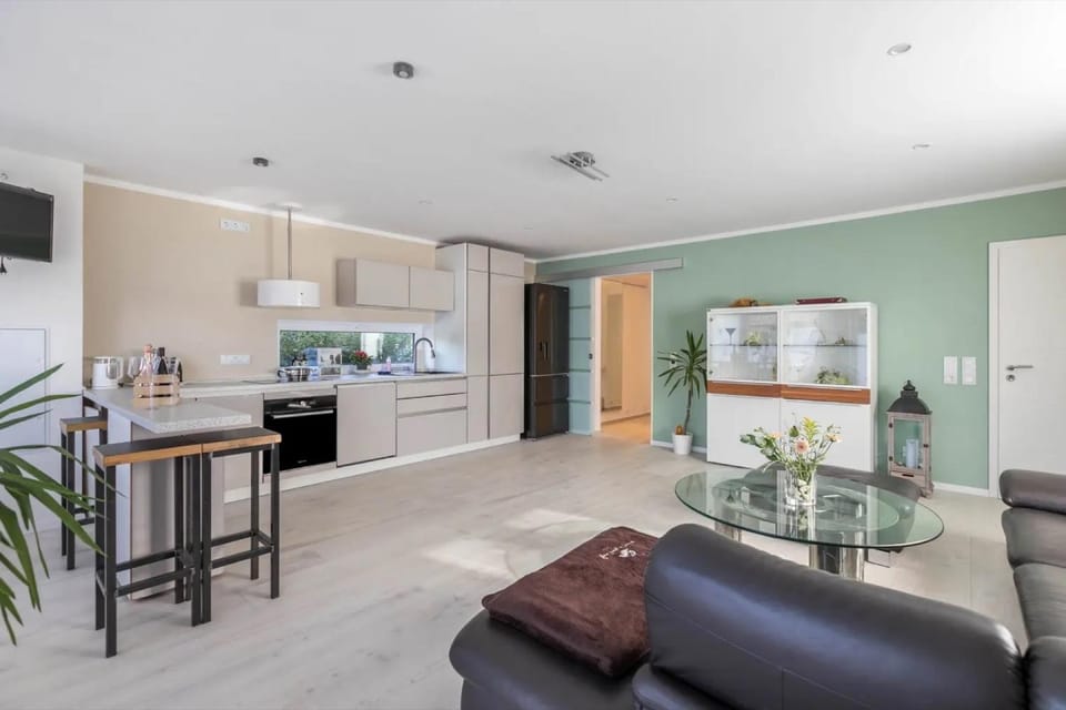 Property building, Kitchen or kitchenette, Living room