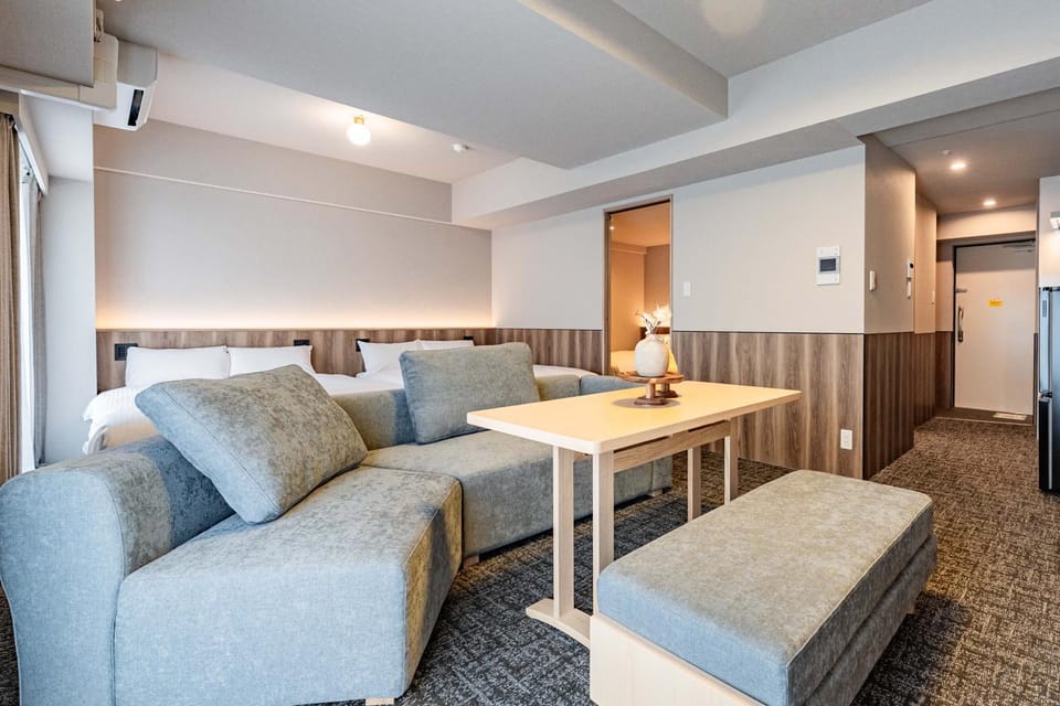 Bed, Photo of the whole room, Seating area