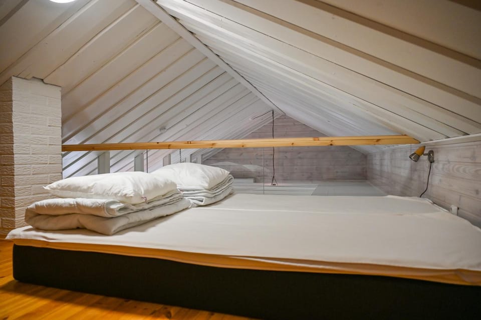 Bed, Photo of the whole room