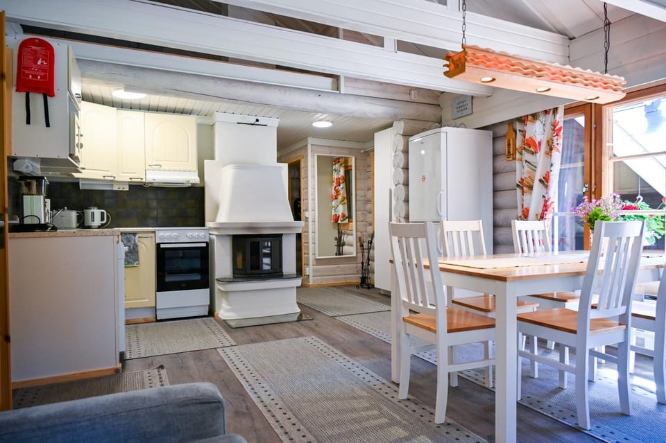 Kitchen or kitchenette, Living room, Seating area, Dining area, dishwasher, minibar, pet friendly, stove