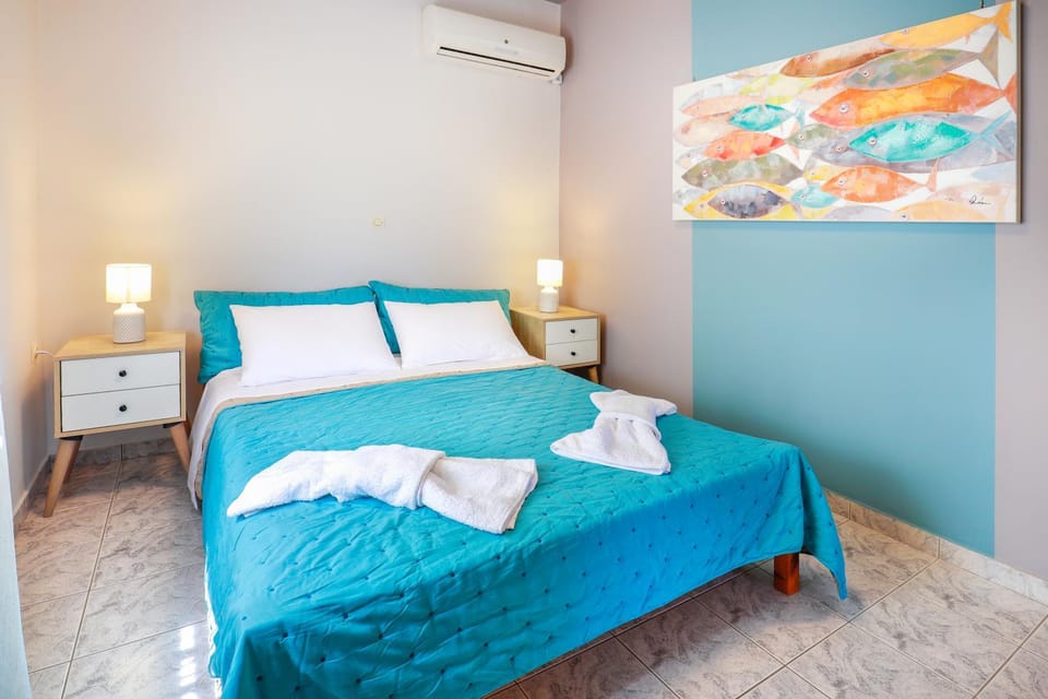 Bed, Photo of the whole room, Bedroom, air conditioner
