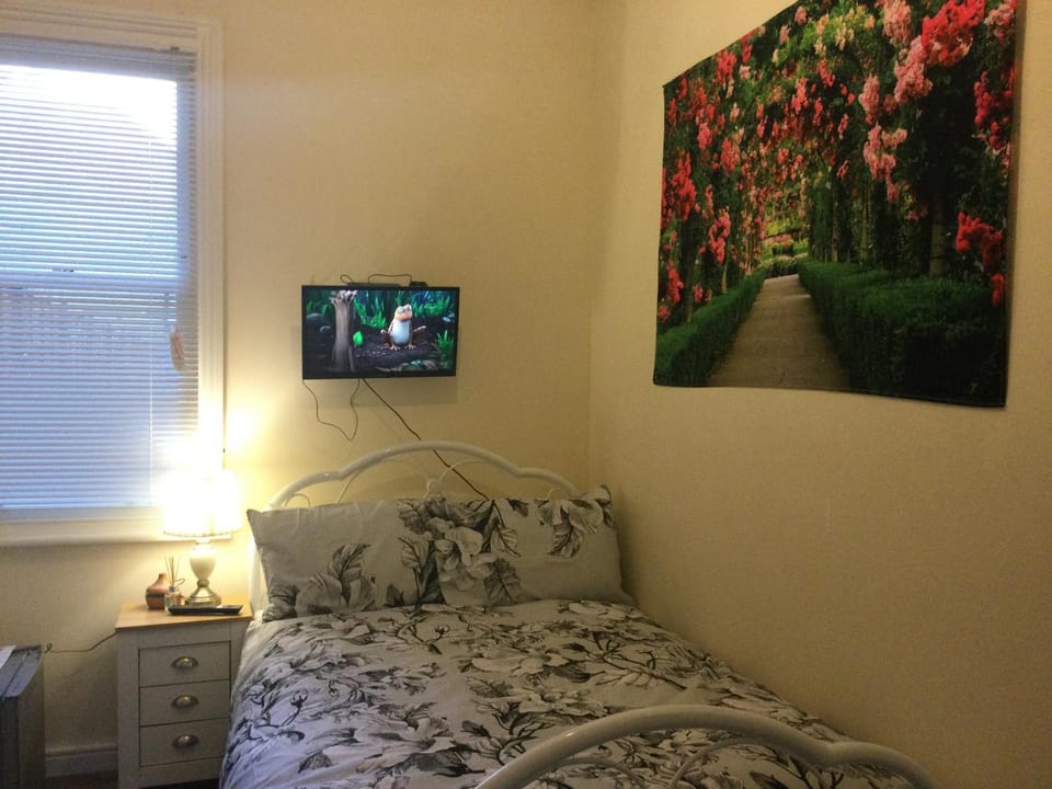 TDM Bachelot Lettings Ltd Bed and Breakfast in London