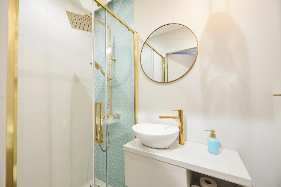 Shower, Toilet, Bathroom