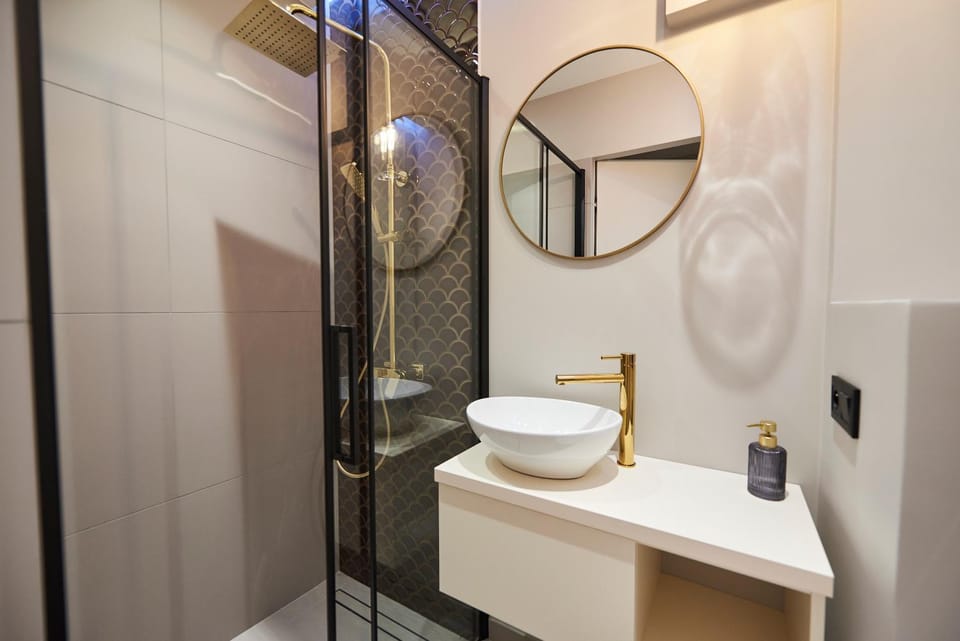 Shower, Toilet, Bathroom
