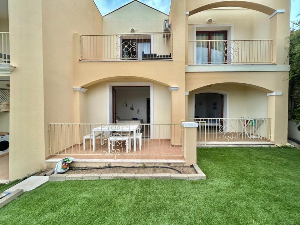 La Ginestra 37 House in Sardinia