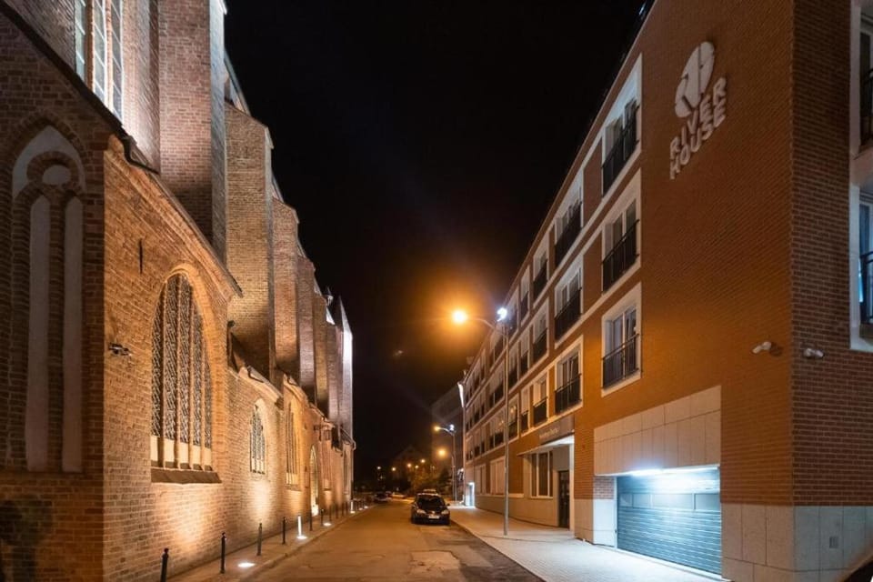 Property building, Street view