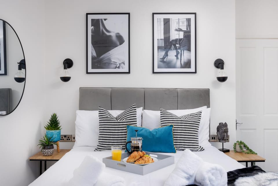 Bed, Decorative detail, Bedroom