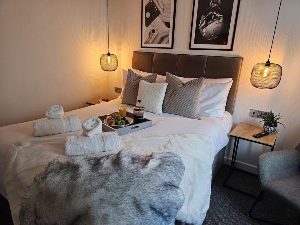 Bed, Decorative detail, Bedroom