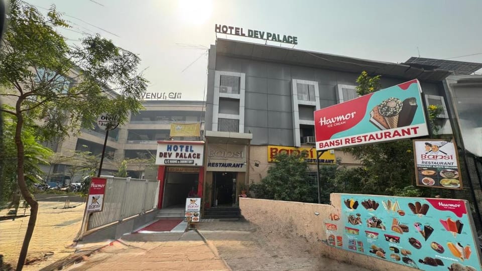 Hotel Dev Palace Hotel in Ahmedabad
