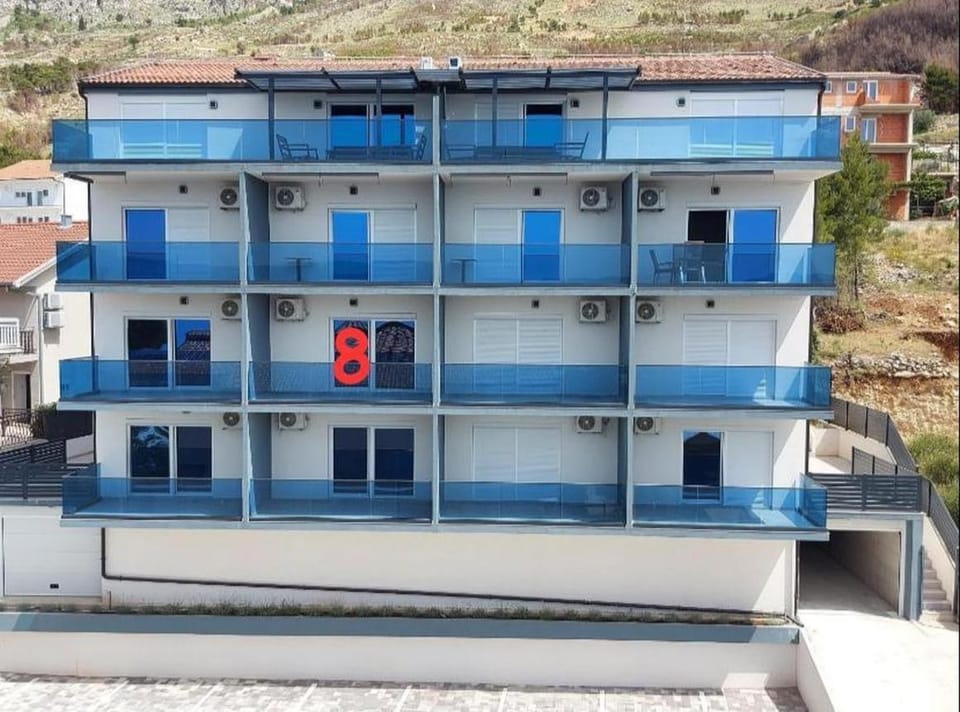 Property building, Facade/entrance, Off site