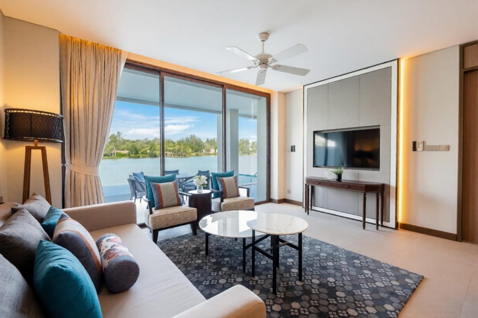 Natural landscape, TV and multimedia, Seating area