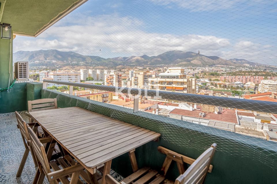Balcony/Terrace, City view, Mountain view